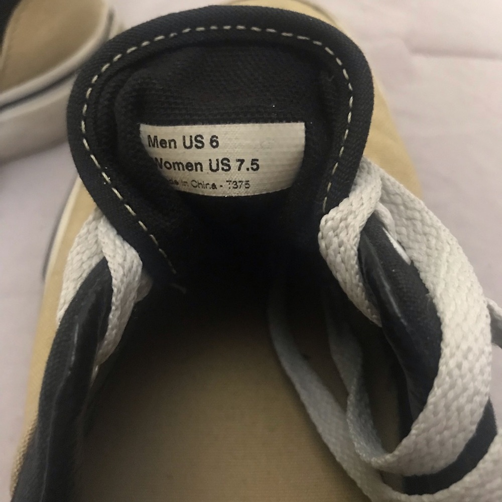 Vans - Picture 8 of 8